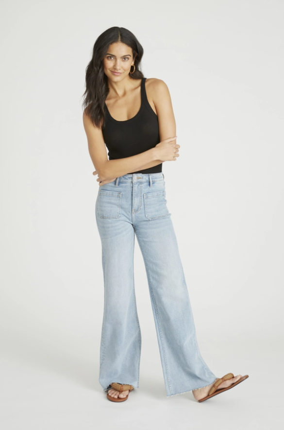 Low-rise wide-leg jeans :: LICHI - Online fashion store